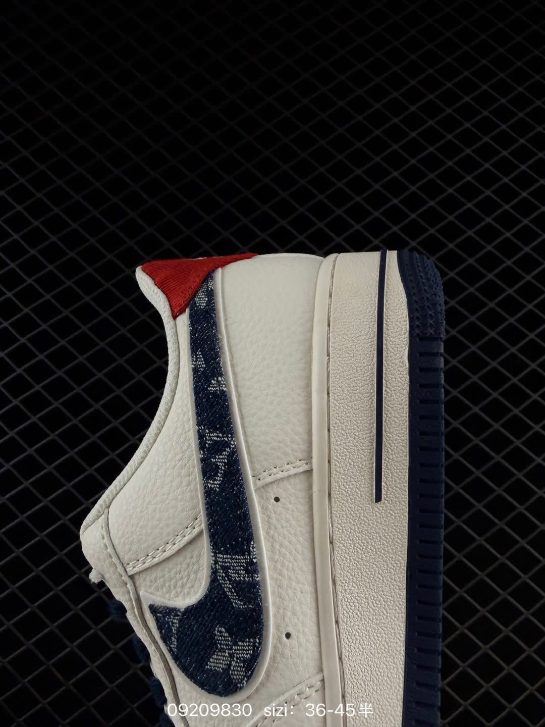 NIKE AIR FORCE 1